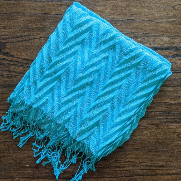 💕HOST PICK💕Lightweight Teal Scarf - Picture 4 of 7